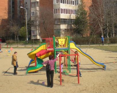 Trei noi spaţii de joacă pentru copiii din Oradea